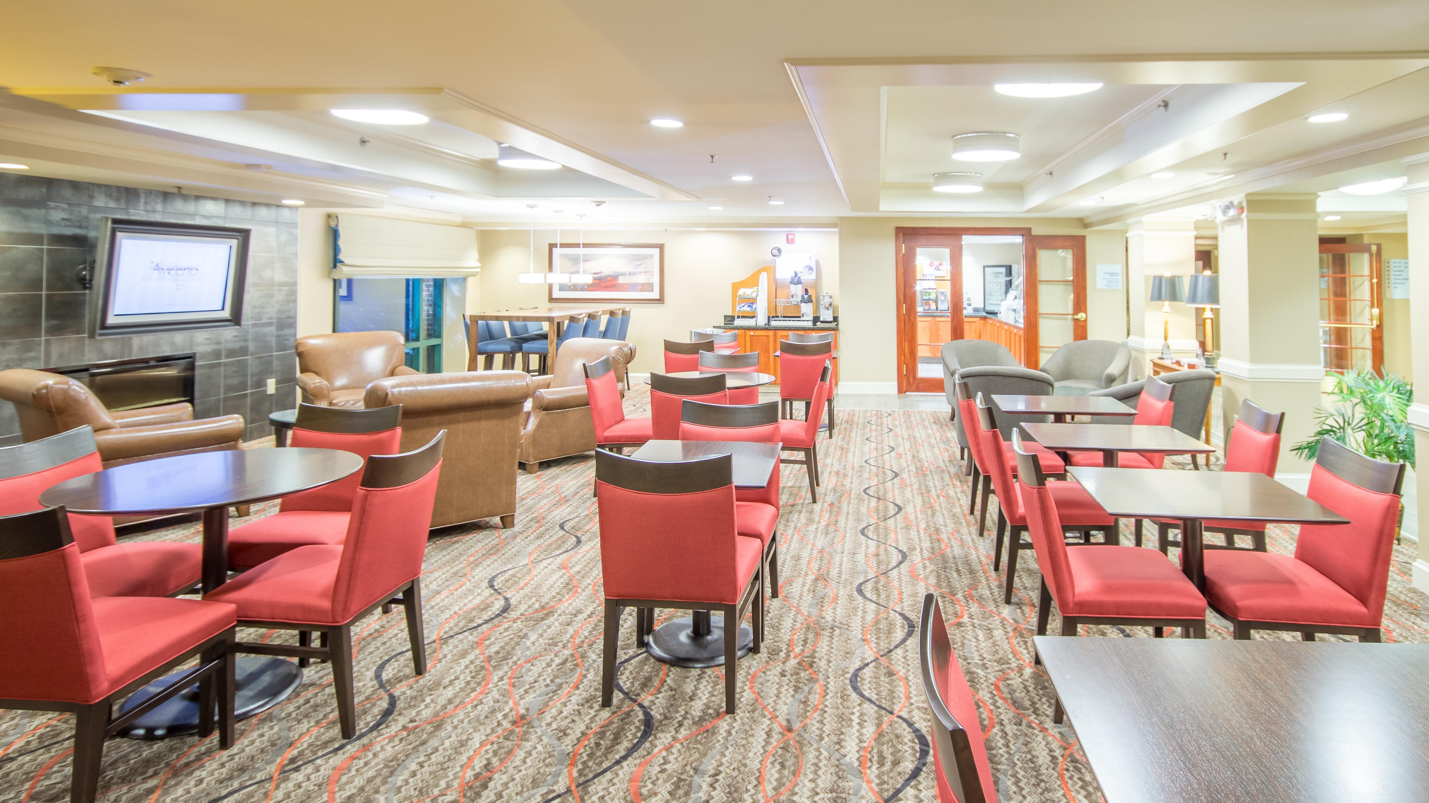 Holiday Inn Express Hotel & Suites Auburn By Ihg Bagian luar foto